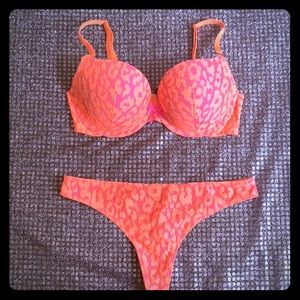 Victoria’s Secret Bra & Panty Set